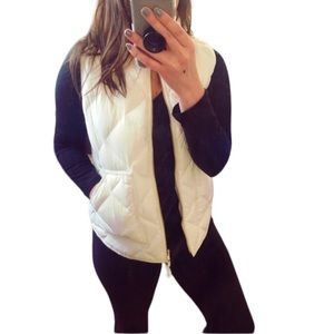 J Crew quilted vest white cream color Gold zipper SZ small excellent condition